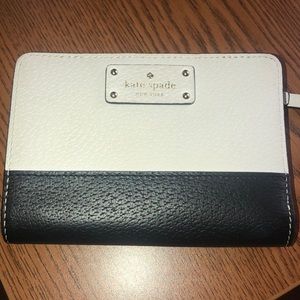 COPY - Kate Spade Small Wallet